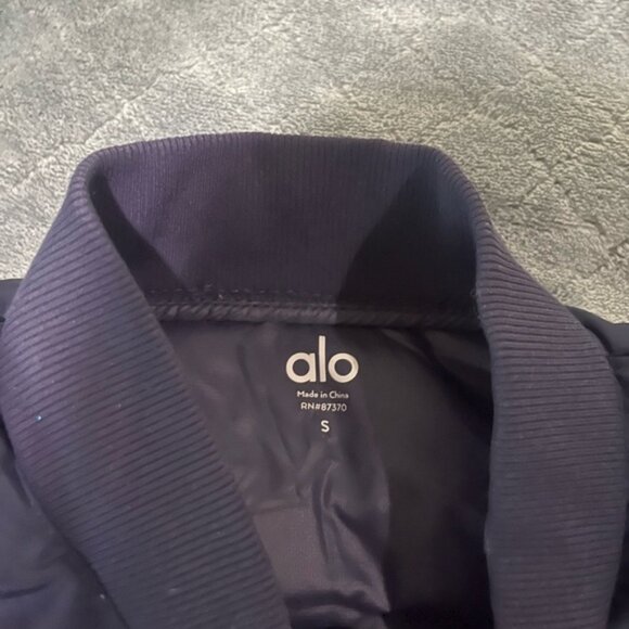 ALO Yoga Women's Navy down puffer Bomber Jacket S - Picture 2 of 6